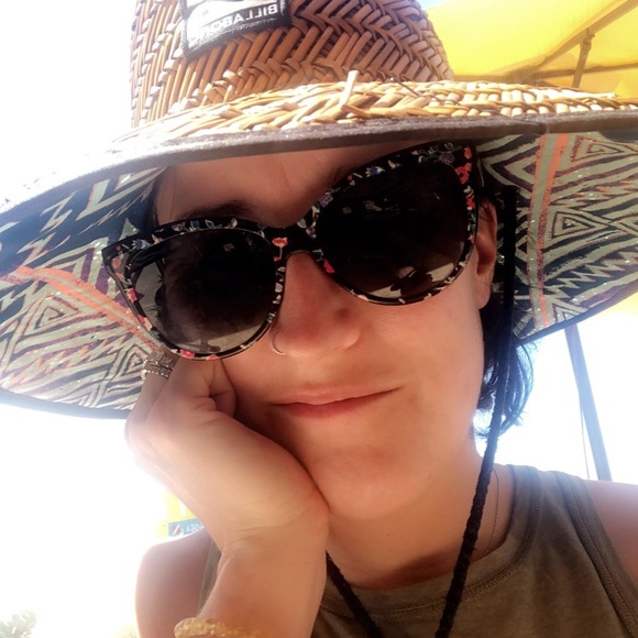 Meet your Posher, Amy - Picture 1 of 1